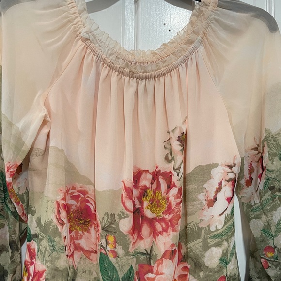 White House Black Market WHBM Off Shoulder Pink Floral Peony Blouse L NWT - Picture 5 of 5